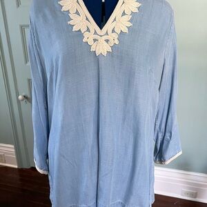 Tommy Bahama Womens Size L Tencel Lyocell Tunic Blouse Blue VNeck VGUC